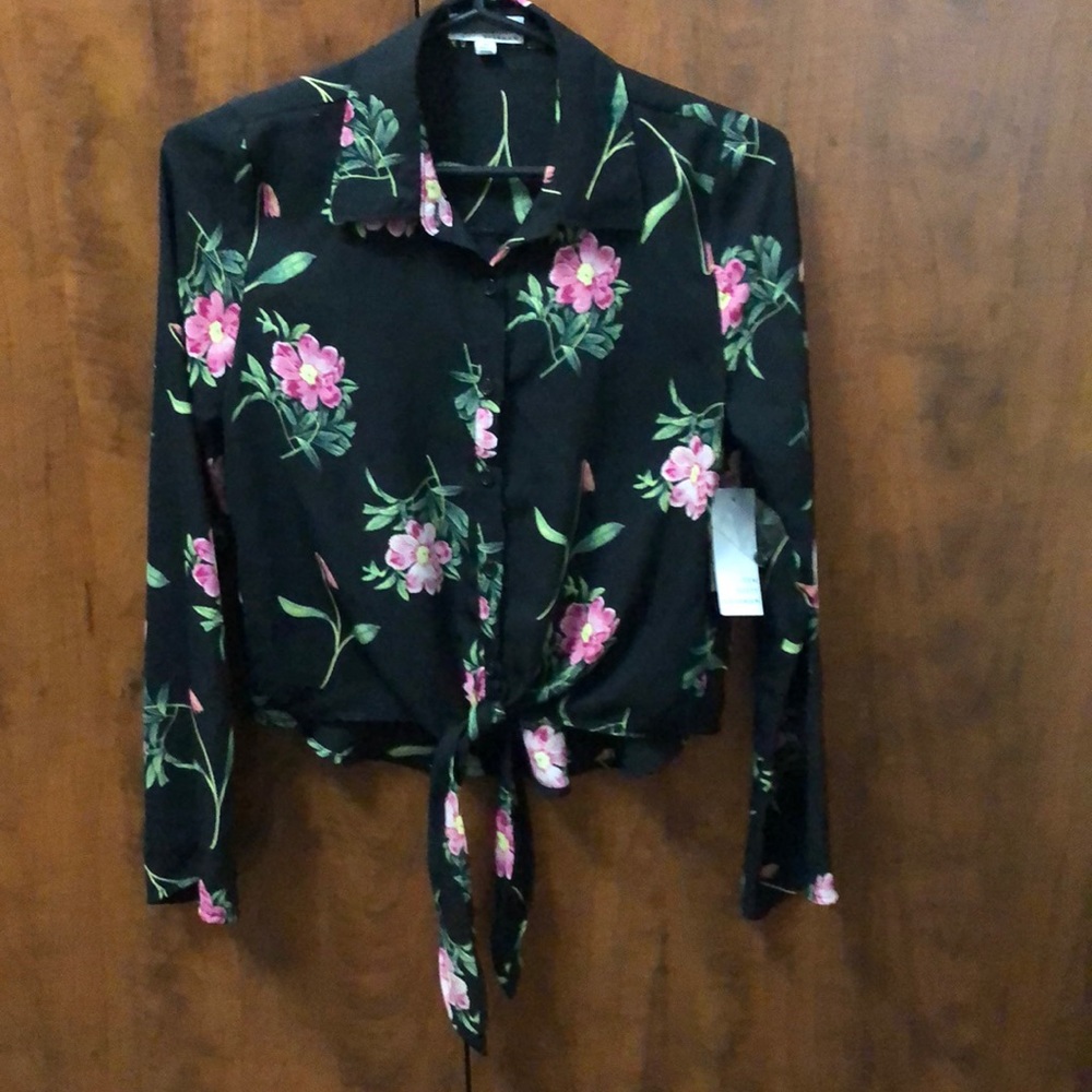 Nordstrom shirt- TAGS ON!! black floral- Size XS